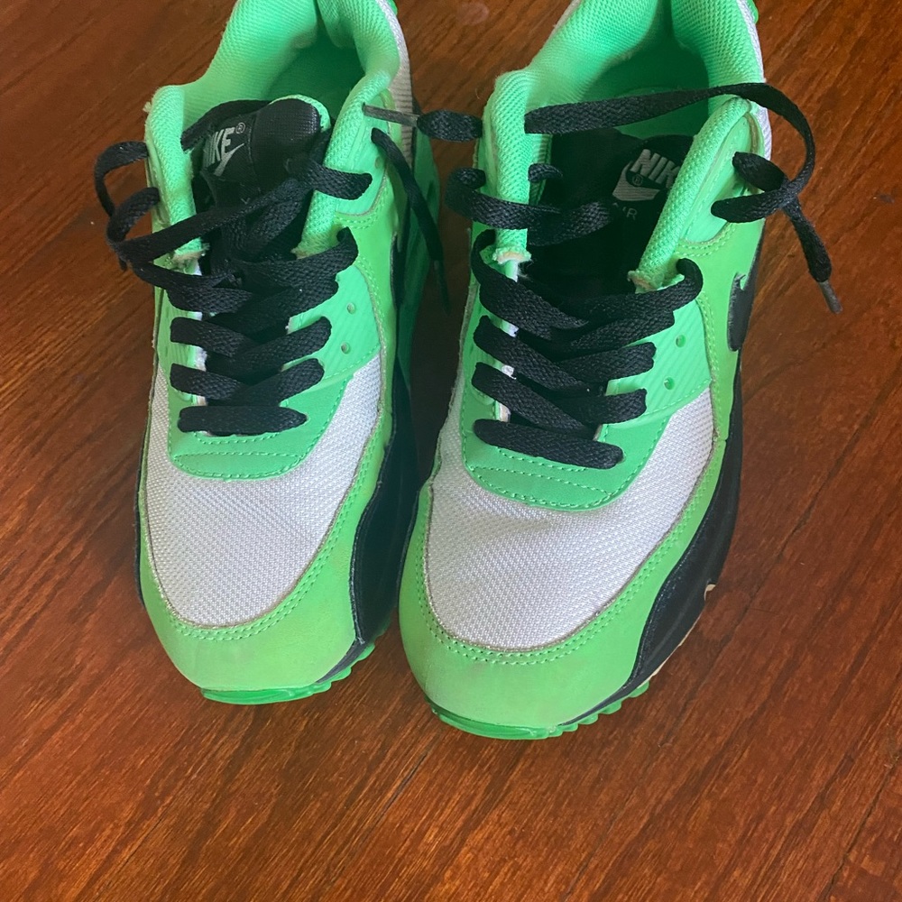 Air max, great condition! Size 7